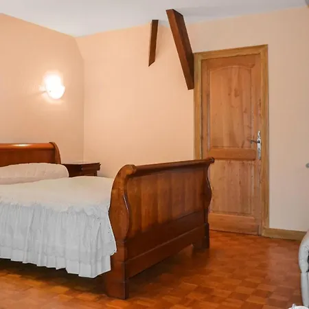 Gorgeous In Archignac With Kitchen