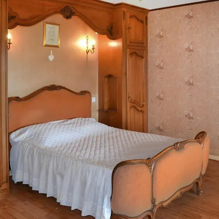 Gorgeous In Archignac With Kitchen Paulin