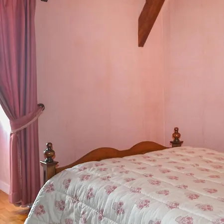 Gorgeous In Archignac With Kitchen Paulin