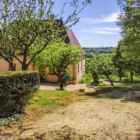 Gorgeous In Archignac With Kitchen
